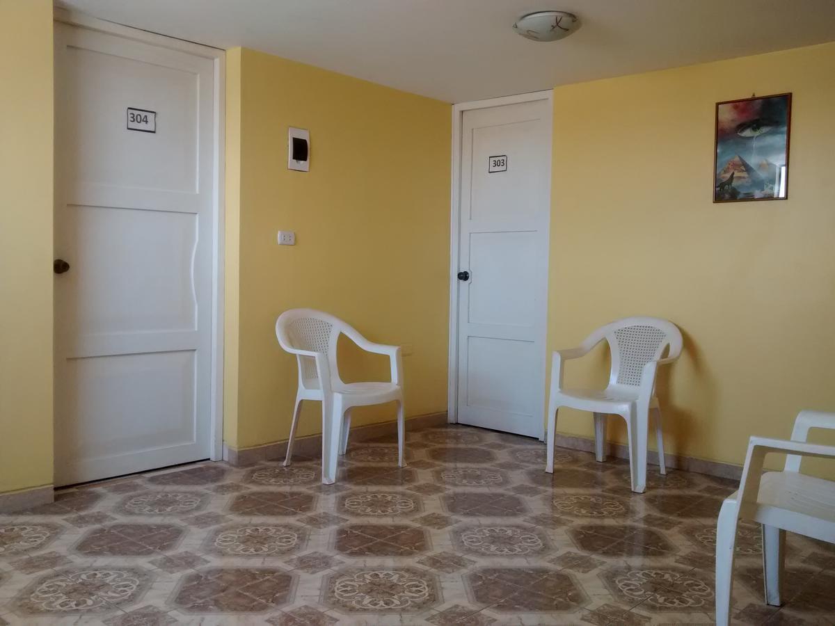צ'יקלאיו Hotel Humboldt מראה חיצוני תמונה