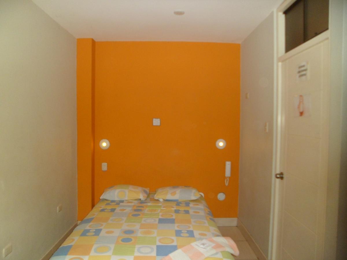 צ'יקלאיו Hotel Humboldt מראה חיצוני תמונה