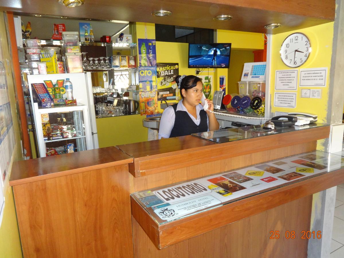 צ'יקלאיו Hotel Humboldt מראה חיצוני תמונה