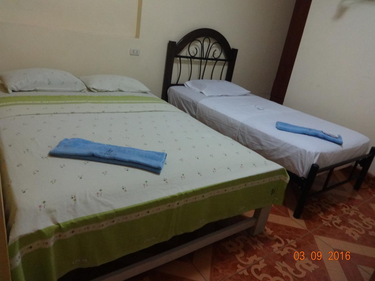 צ'יקלאיו Hotel Humboldt מראה חיצוני תמונה